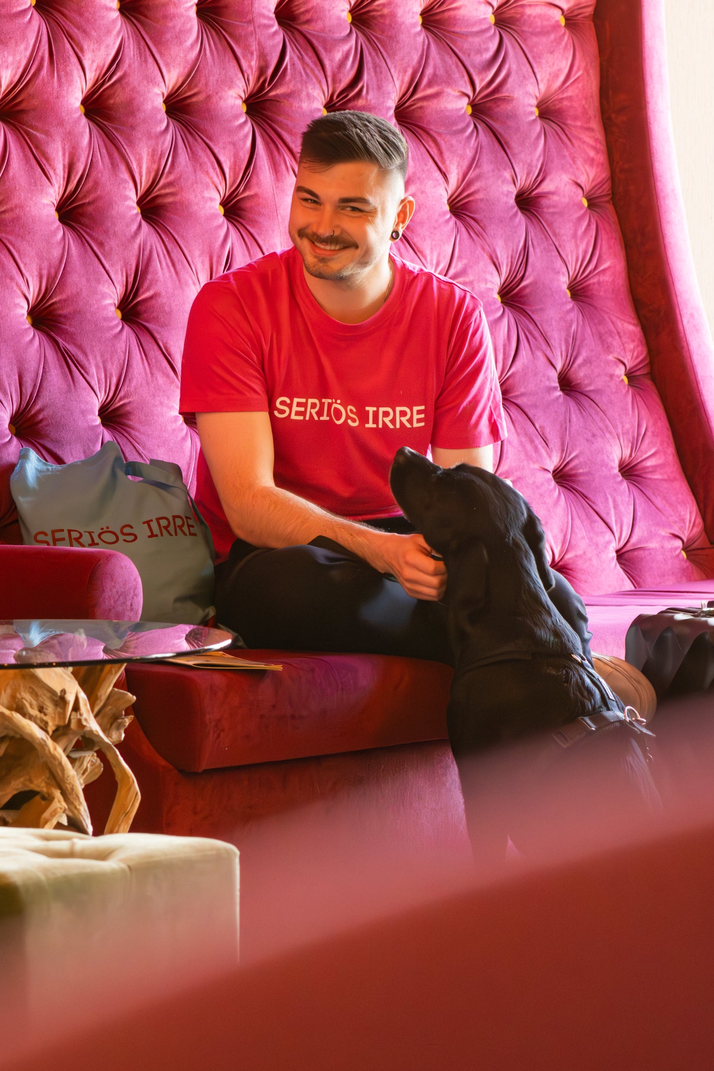 T-Shirt "seriös irre" - pink