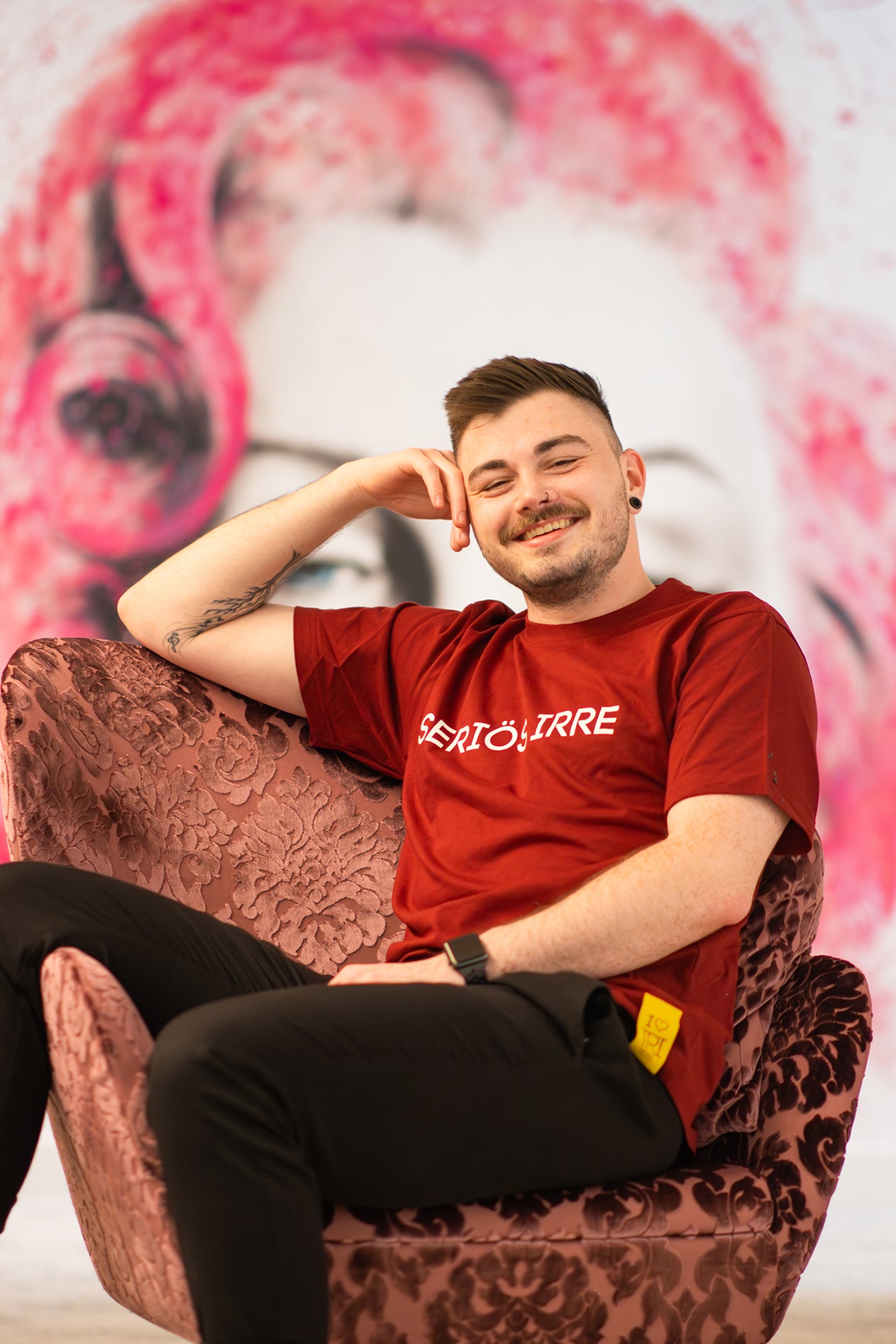 T-Shirt "seriös irre" - rot